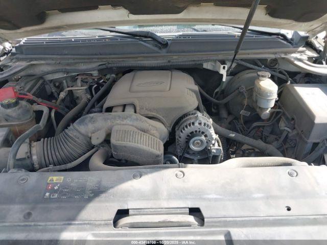 GMC Yukon Denali Image 16