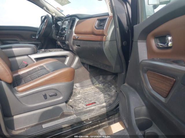 Nissan Titan Platinum Reserve Diesel Image 17