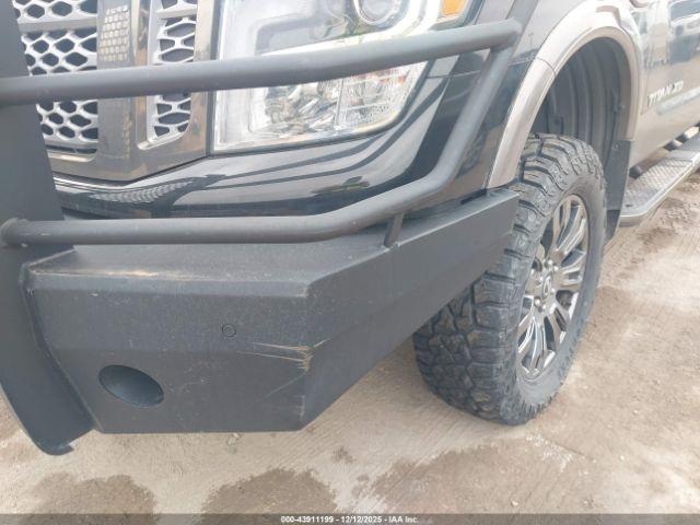 Nissan Titan Platinum Reserve Diesel Image 6