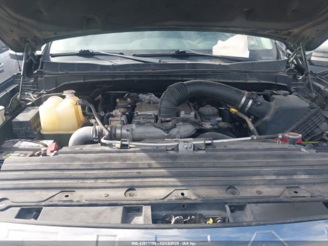 Nissan Titan Platinum Reserve Diesel Image 9