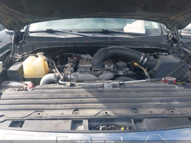 Nissan Titan Platinum Reserve Diesel Image 9