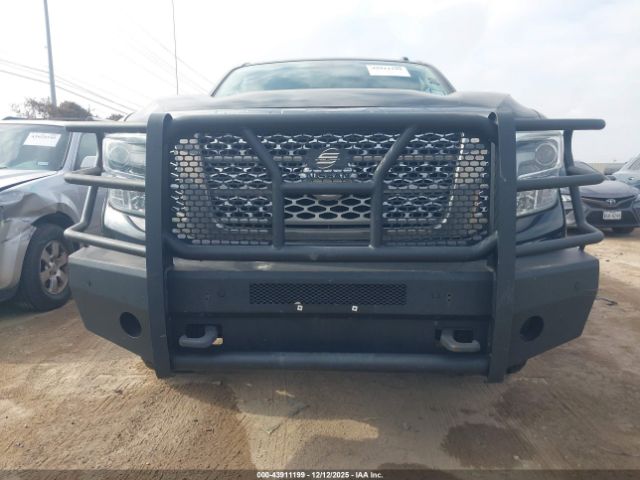 Nissan Titan Platinum Reserve Diesel Image 8