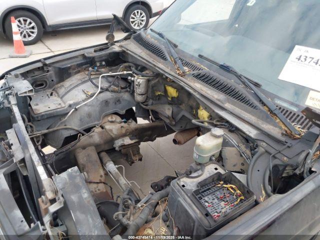 Chevrolet Silverado 1500 Ls Image 16