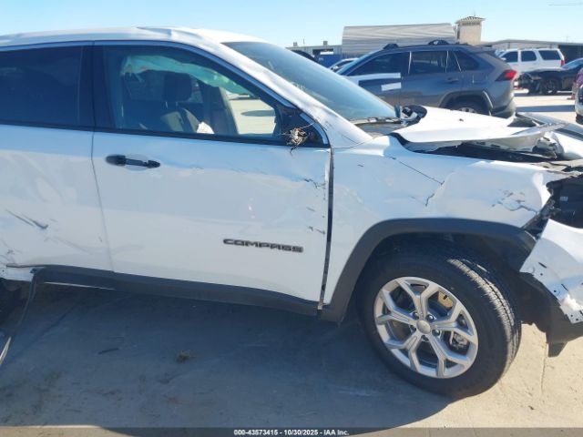 Jeep Compass Sport 4x4 Image 17