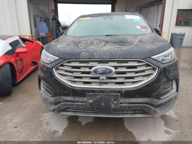 Ford Edge Titanium Image 14
