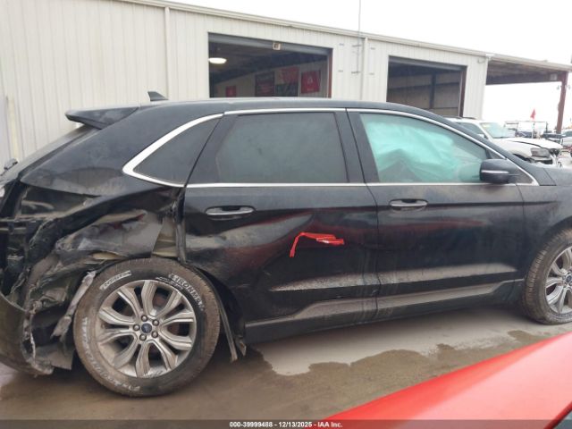 Ford Edge Titanium Image 12