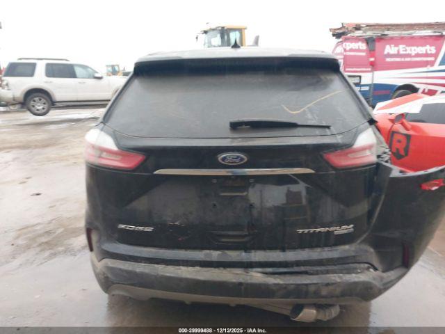 Ford Edge Titanium Image 16