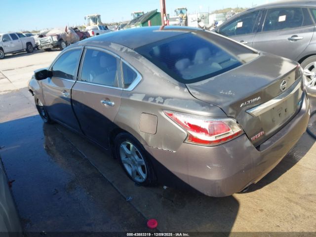 Nissan Altima 2.5 S Image 10