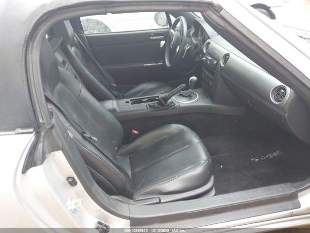 Mazda MX-5 Miata Grand Touring Image 4