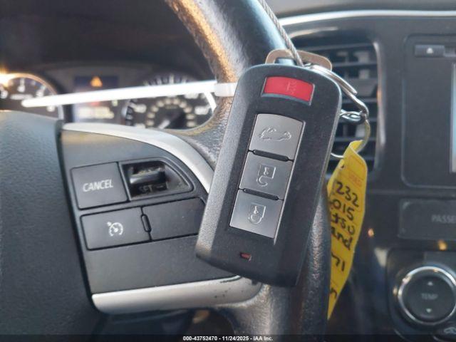 Mitsubishi Outlander Se Image 8