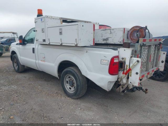 Ford F-250 Xl Image 4