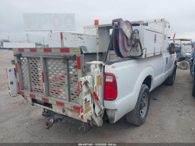 Ford F-250 Xl Image 12