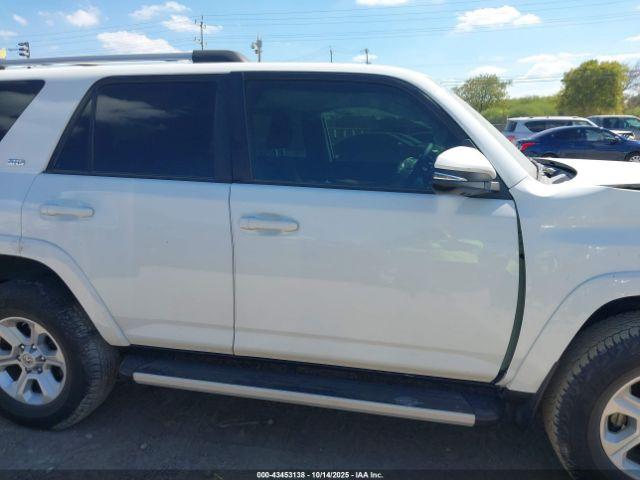 Toyota 4Runner Sr5 Premium Image 4