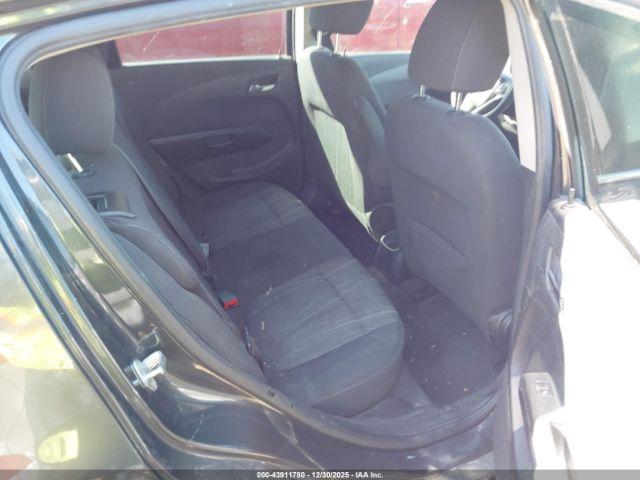 Chevrolet Sonic Lt Auto Image 5