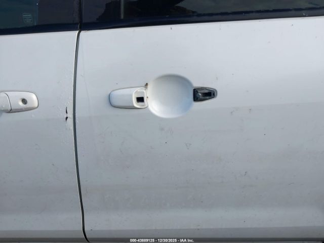 Mazda Mazda5 Sport Image 2