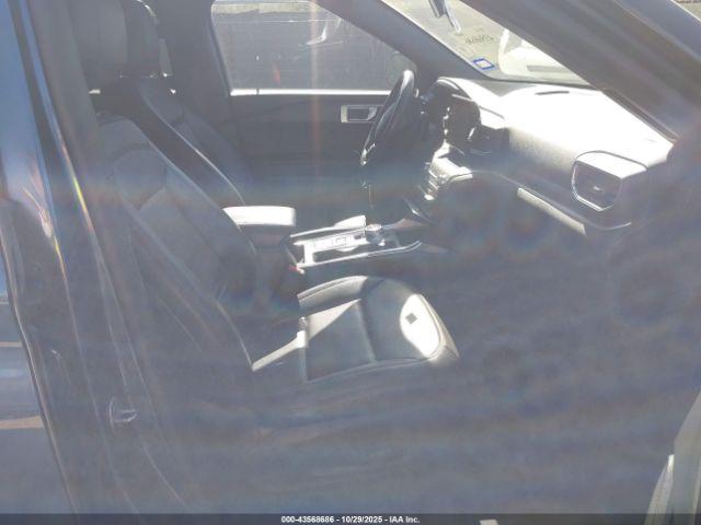 Ford Explorer Xlt Image 3