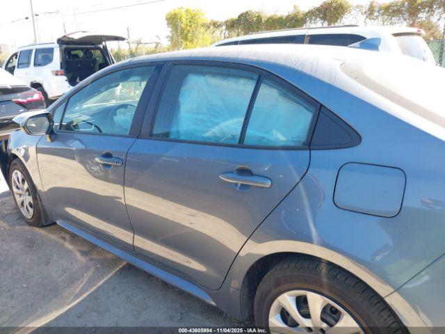 Toyota Corolla Le Image 15