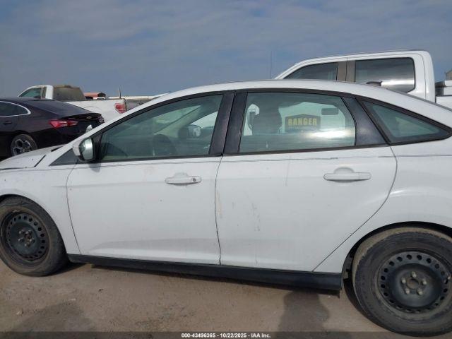 Ford Focus Se Image 16