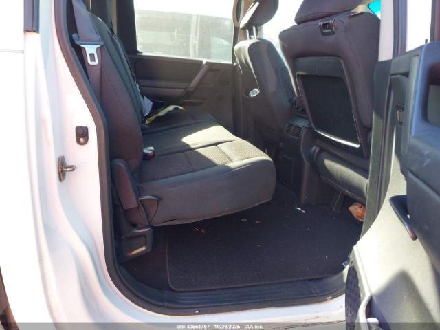 Nissan Titan Sv Image 3