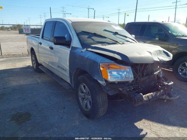 Nissan Titan Sv Image 16