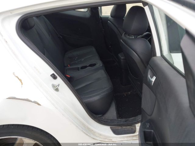 Hyundai VELOSTER Turbo Image 11