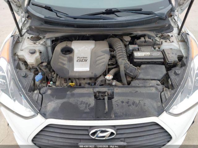 Hyundai VELOSTER Turbo Image 10