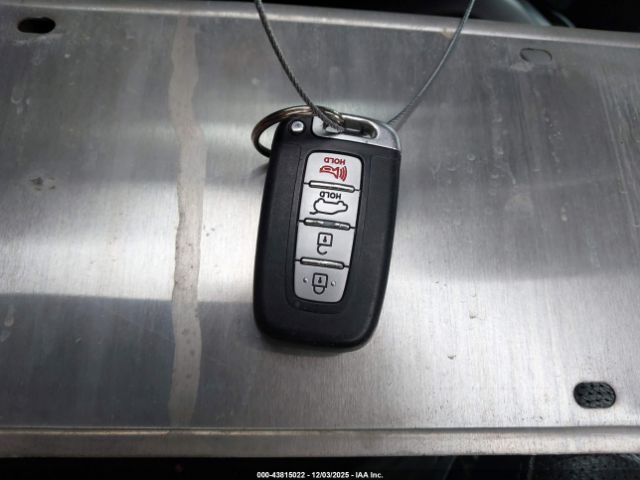 Hyundai VELOSTER Turbo Image 12