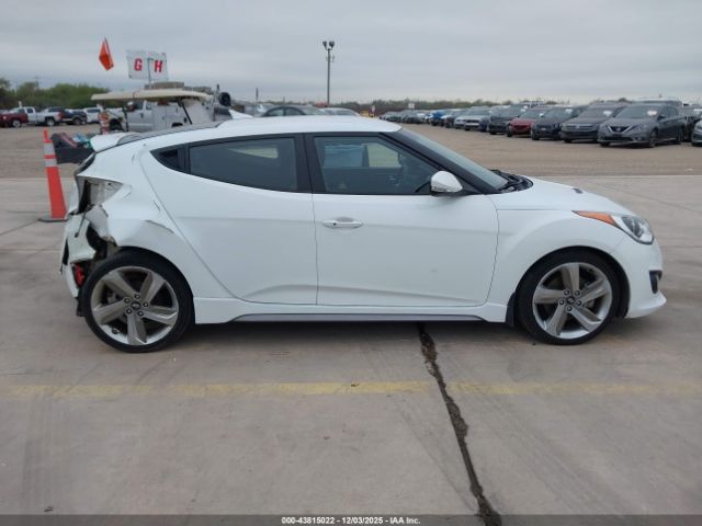 Hyundai VELOSTER Turbo Image 14