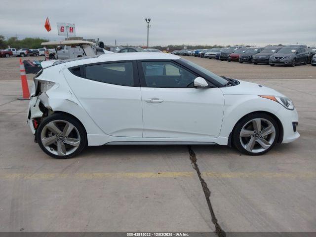 Hyundai VELOSTER Turbo Image 14
