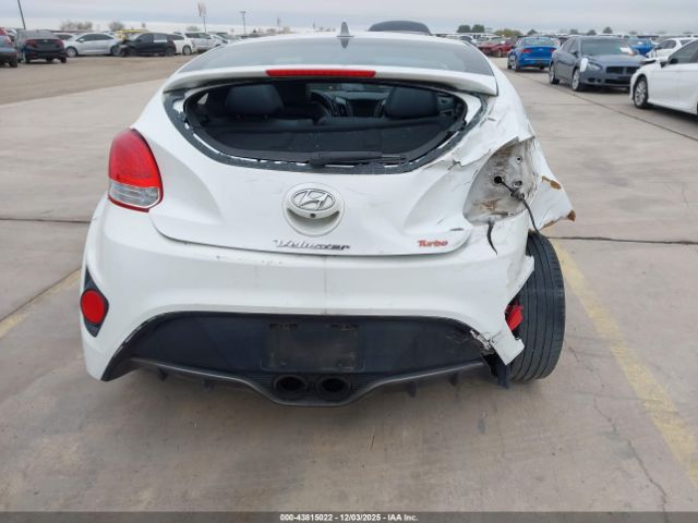 Hyundai VELOSTER Turbo Image 16