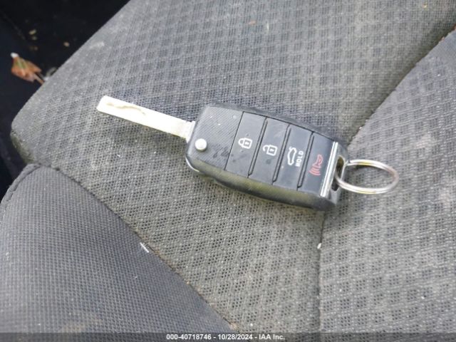 Kia Optima Lx Image 15