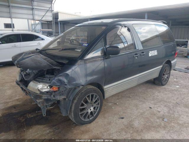 Toyota Previa Image 4