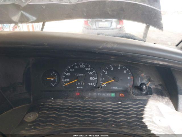 Toyota Previa Image 17