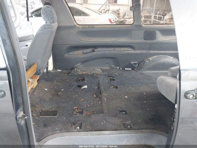 Toyota Previa Image 10