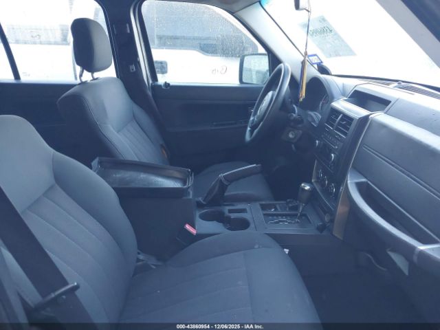 Jeep Liberty Sport Image 2