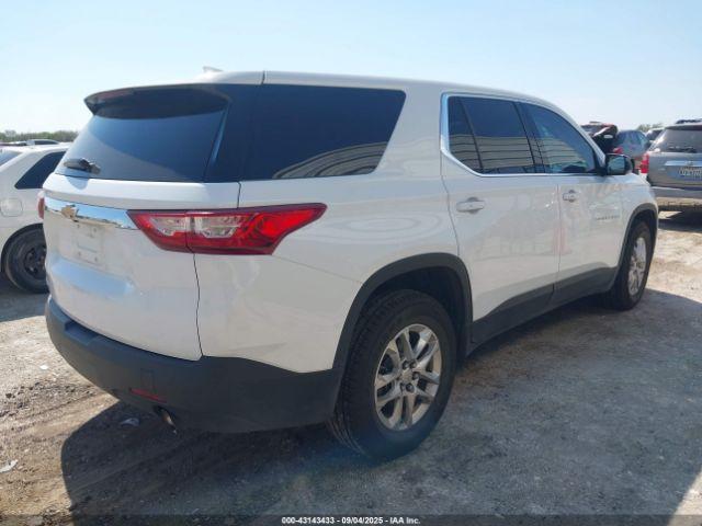 Chevrolet Traverse Ls Image 2