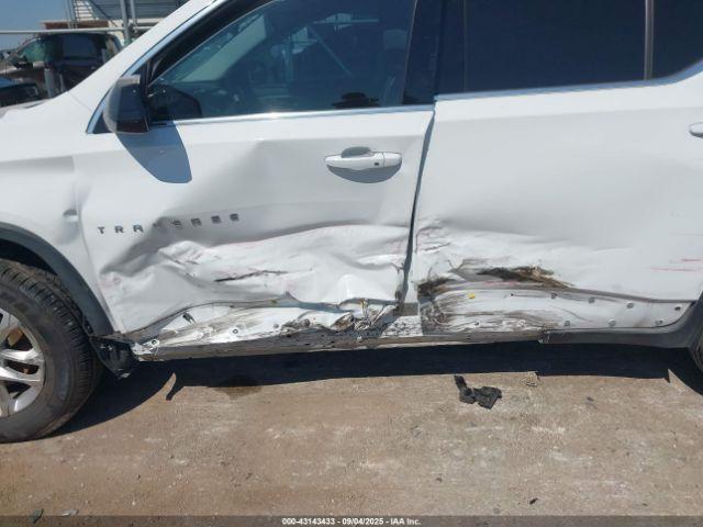 Chevrolet Traverse Ls Image 12