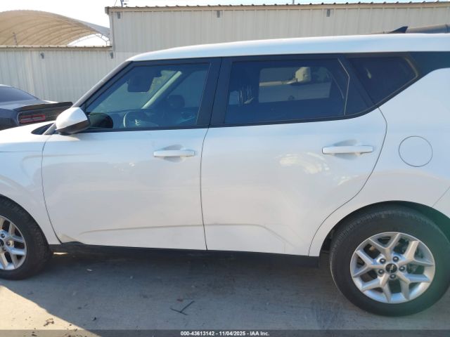 Kia Soul Lx Image 12
