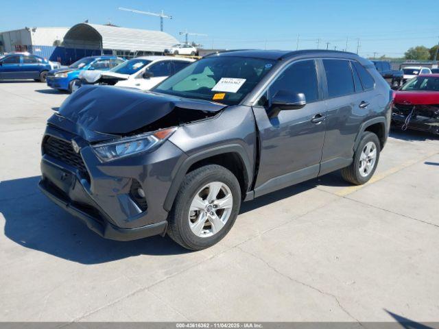 Toyota RAV4 Xle Image 2