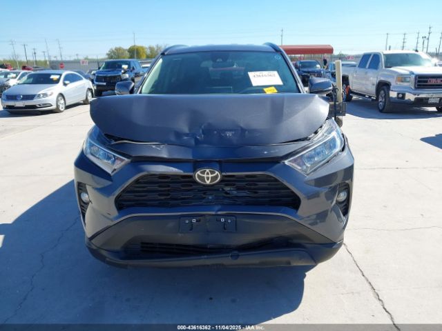 Toyota RAV4 Xle Image 6