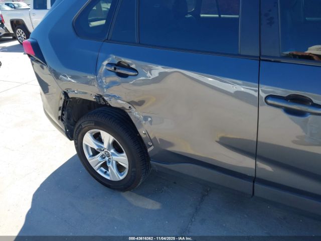 Toyota RAV4 Xle Image 10