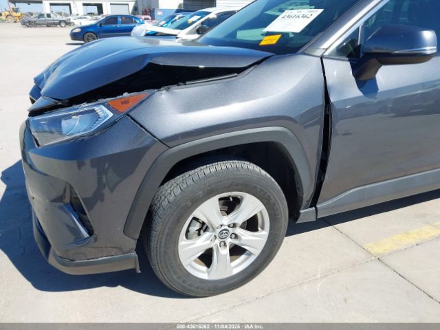 Toyota RAV4 Xle Image 19