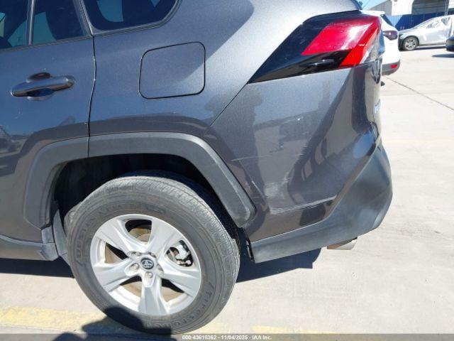 Toyota RAV4 Xle Image 14