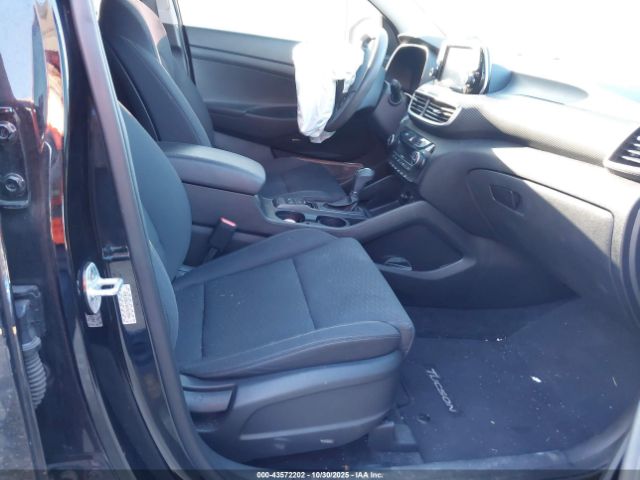 Hyundai TUCSON Sport Image 2