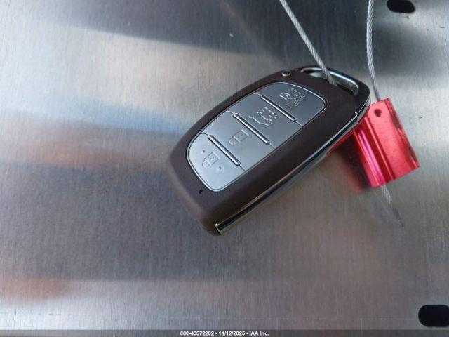 Hyundai TUCSON Sport Image 12