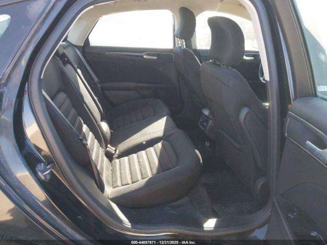 Ford Fusion Se Image 4