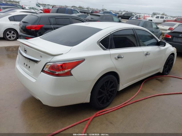 Nissan Altima 2.5 S Image 9