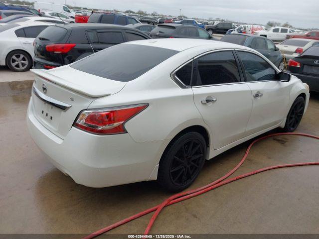 Nissan Altima 2.5 S Image 9