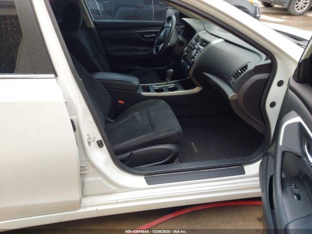 Nissan Altima 2.5 S Image 5