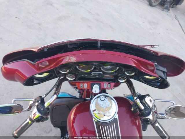 Harley-Davidson Flhtci Image 10